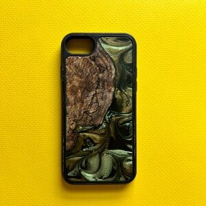 Sold - Carved, one of 1 iPhone 6/7/8 Case